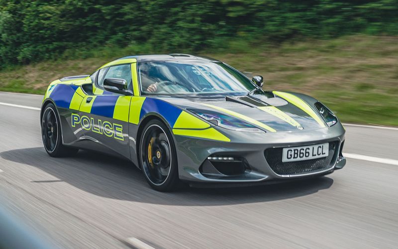 Полицейская машина Lotus Evora